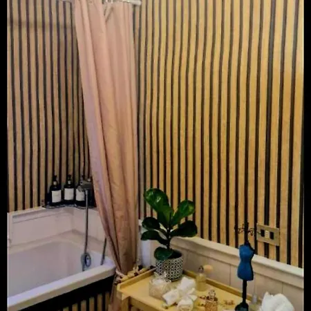 The By The 1 Panzió